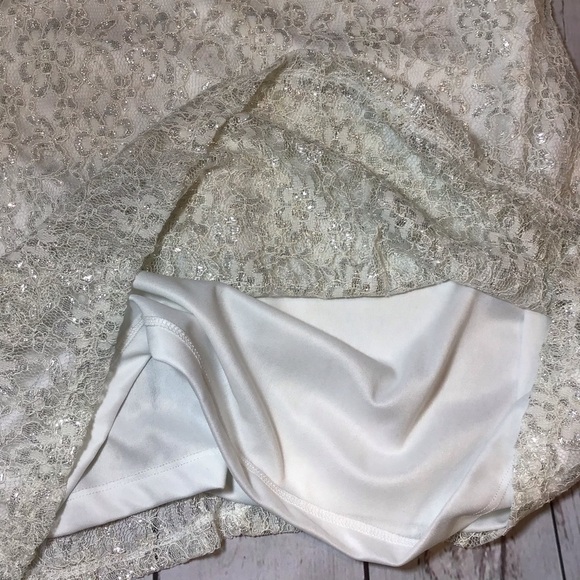 LaVanya Metallic Layered Lace Top Large - Picture 7 of 8